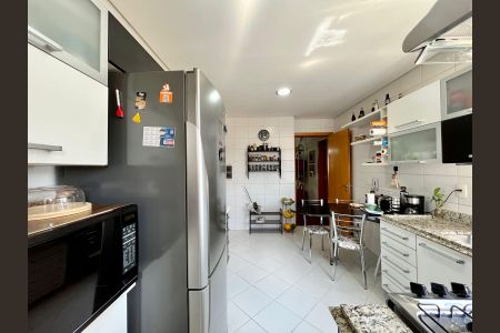 Apartamento à venda com 130m², 4 quartos e 3 vagasCozinha