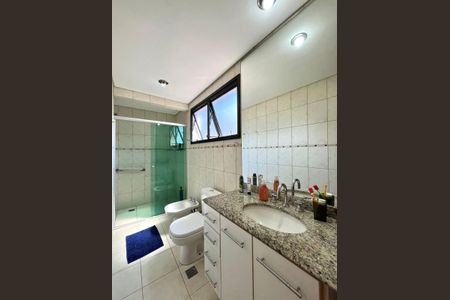 Apartamento à venda com 130m², 4 quartos e 3 vagasBanheiro da Suíte