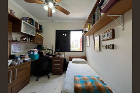 Apartamento à venda com 130m², 4 quartos e 3 vagasQuarto 4