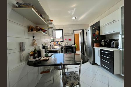 Apartamento à venda com 130m², 4 quartos e 3 vagasCozinha