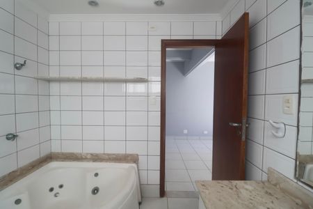 Apartamento para alugar com 182m², 4 quartos e 2 vagasBanheiro Suíte