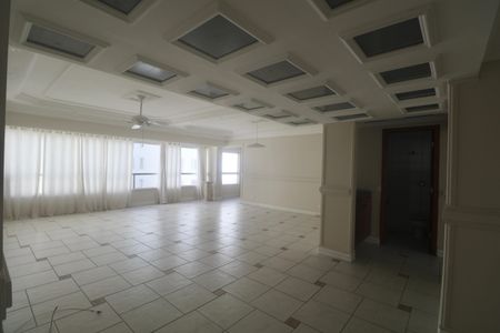 Apartamento para alugar com 182m², 4 quartos e 2 vagasSala