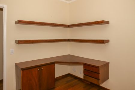 Apartamento para alugar com 120m², 2 quartos e 2 vagas Apartamento para alugar com 120m², 2 quartos e 2 vagasQuarto