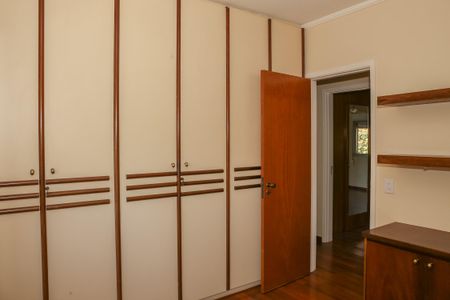 Apartamento para alugar com 120m², 2 quartos e 2 vagas Apartamento para alugar com 120m², 2 quartos e 2 vagasQuarto