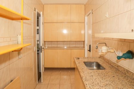 Apartamento para alugar com 120m², 2 quartos e 2 vagas Apartamento para alugar com 120m², 2 quartos e 2 vagasCozinha e Área de Serviço