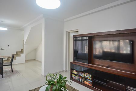 Casa à venda com 290m², 4 quartos e 4 vagasSala