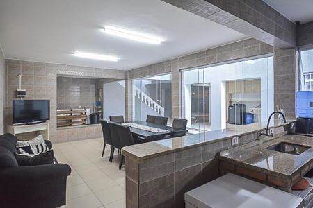 Casa à venda com 290m², 4 quartos e 4 vagasSalão de Festas