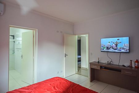 Casa à venda com 290m², 4 quartos e 4 vagasQuarto Suíte