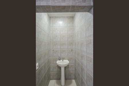 Casa à venda com 290m², 4 quartos e 4 vagasBanheiro de serviço