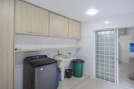 Casa à venda com 290m², 4 quartos e 4 vagasÁrea de Serviço