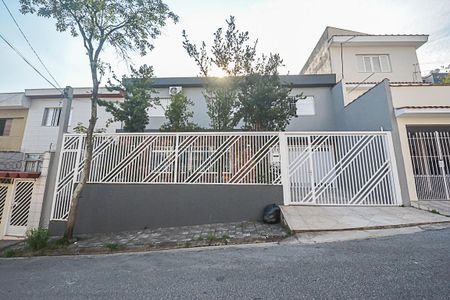 Casa à venda com 290m², 4 quartos e 4 vagasFachada