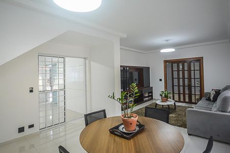 Casa à venda com 290m², 4 quartos e 4 vagasSala