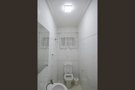 Casa à venda com 290m², 4 quartos e 4 vagasLavabo