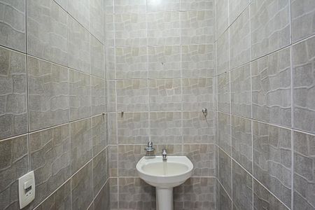Casa à venda com 290m², 4 quartos e 4 vagasBanheiro de serviço