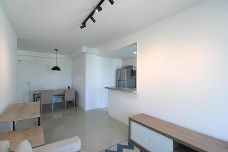 Sala de apartamento para alugar com 2 quartos, 75m² em Barra da Tijuca, Rio de Janeiro