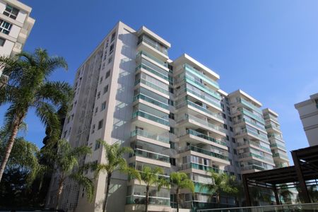 Apartamento para alugar com 75m², 2 quartos e 1 vagaFachada do bloco