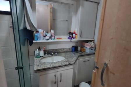 Apartamento à venda com 84m², 3 quartos e 2 vagasBanheiro da Suíte