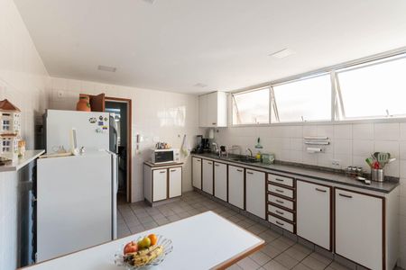 Apartamento à venda com 132m², 3 quartos e 2 vagasCozinha