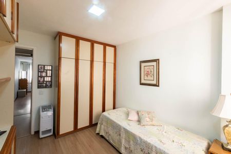 Apartamento à venda com 132m², 3 quartos e 2 vagasQuarto 2