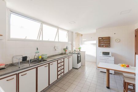 Apartamento à venda com 132m², 3 quartos e 2 vagasCozinha