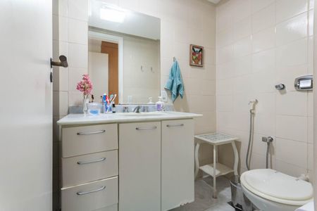 Apartamento à venda com 132m², 3 quartos e 2 vagasBanheiro Suite