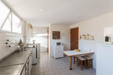 Apartamento à venda com 132m², 3 quartos e 2 vagasCozinha
