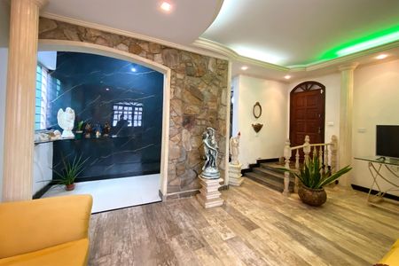 Casa à venda com 310m², 2 quartos e 3 vagasSala