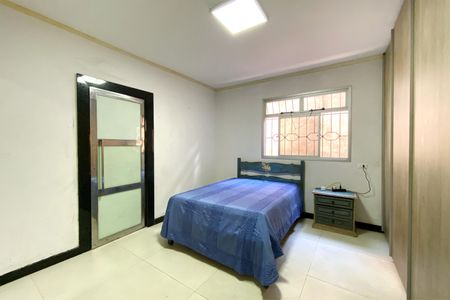 Casa à venda com 310m², 2 quartos e 3 vagasSuite