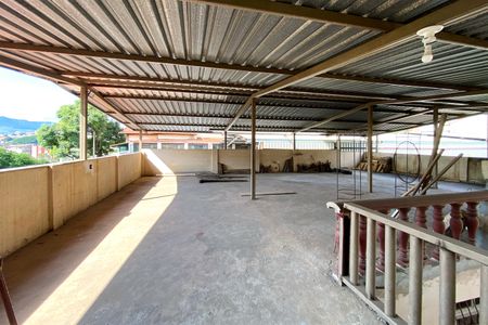 Casa à venda com 310m², 2 quartos e 3 vagasPilotis