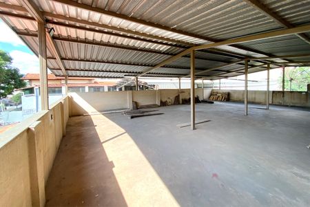 Casa à venda com 310m², 2 quartos e 3 vagasPilotis