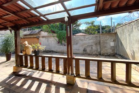 Casa à venda com 310m², 2 quartos e 3 vagasVaranda