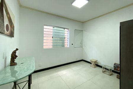 Casa à venda com 310m², 2 quartos e 3 vagasQuarto 2