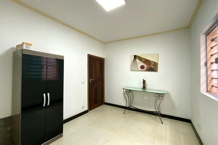 Casa à venda com 310m², 2 quartos e 3 vagasQuarto 2