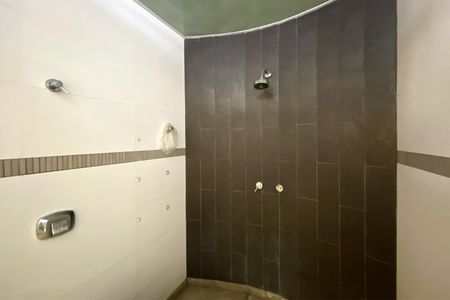 Casa à venda com 310m², 2 quartos e 3 vagasBanheiro da Suíte