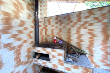 Casa à venda com 310m², 2 quartos e 3 vagasFogão a lenha