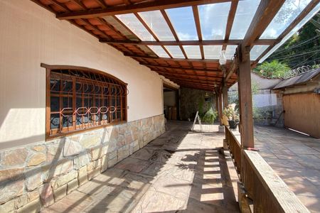Varanda de casa à venda com 2 quartos, 310m² em Teixeira Dias, Belo Horizonte