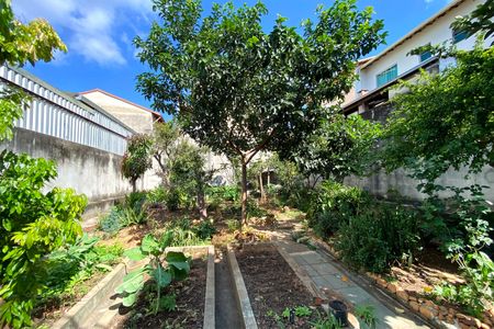 Casa à venda com 310m², 2 quartos e 3 vagasQuintal