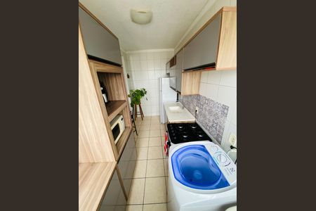 Cozinha de apartamento à venda com 2 quartos, 45m² em Jardim Dona Leopoldina, Porto Alegre