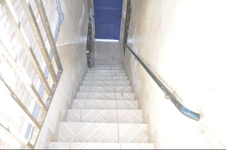 Casa para alugar com 60m², 2 quartos e sem vagaEscada de acesso