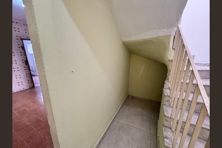 Escada de casa para alugar com 3 quartos, 128m² em Cidade Patriarca, São Paulo