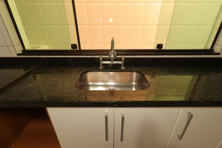 Casa à venda com 100m², 2 quartos e 2 vagasCozinha - Pia