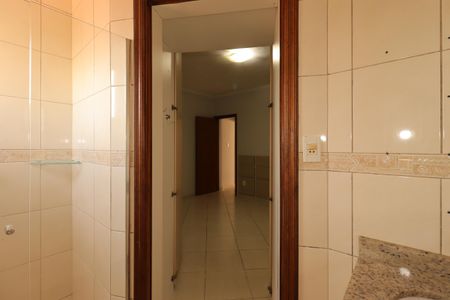 Casa à venda com 100m², 2 quartos e 2 vagasBanheiro da Suíte 2