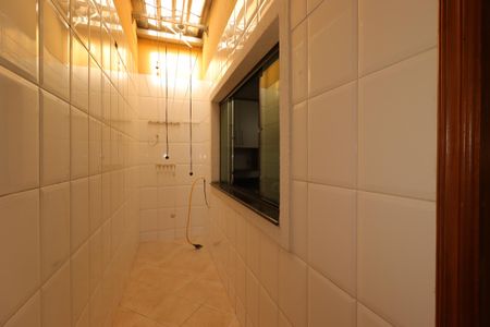 Casa à venda com 100m², 2 quartos e 2 vagasÁrea de Serviço