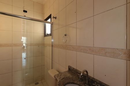 Casa à venda com 100m², 2 quartos e 2 vagasBanheiro da Suíte 1