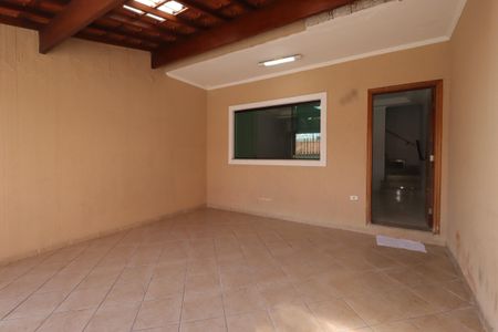 Casa à venda com 100m², 2 quartos e 2 vagasGaragem