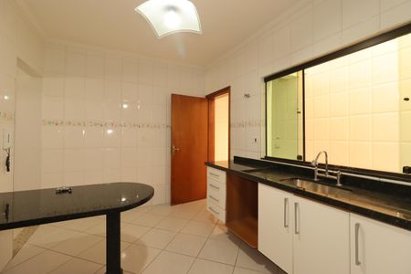 Casa à venda com 100m², 2 quartos e 2 vagasCozinha