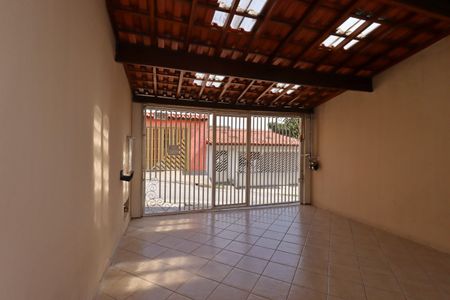Casa à venda com 100m², 2 quartos e 2 vagasGaragem