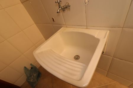 Casa à venda com 100m², 2 quartos e 2 vagasÁrea de Serviço - Tanque