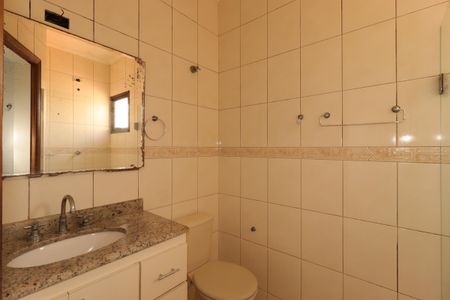 Casa à venda com 100m², 2 quartos e 2 vagasBanheiro da Suíte 2