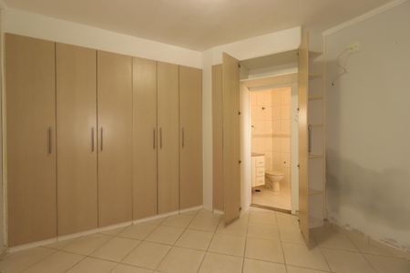 Casa à venda com 100m², 2 quartos e 2 vagasSuíte 2